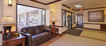 Quality Inn and Suites Williamsport Lobby