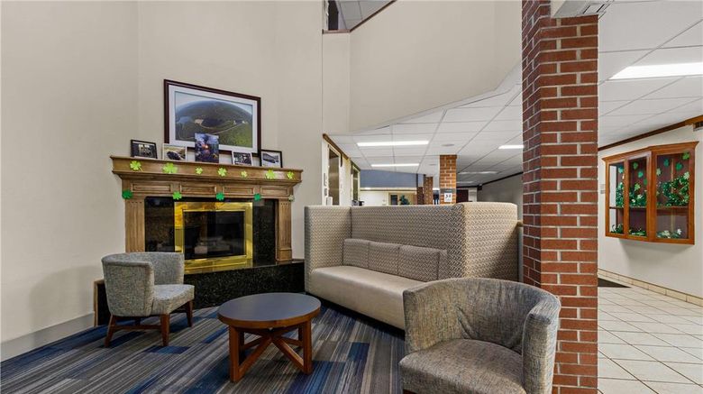 Suburban Studios Lobby. Images powered by <a href="https://iceportal.shijigroup.com" target="_blank" rel="noopener">Ice Portal</a>.