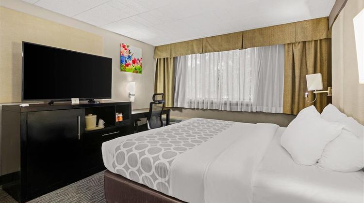 Suburban Studios Room