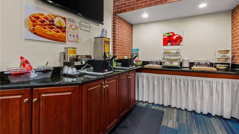 <b>Suburban Studios Restaurant</b>. Images powered by <a href="https://iceportal.shijigroup.com/" title="IcePortal" target="_blank">IcePortal</a>.
