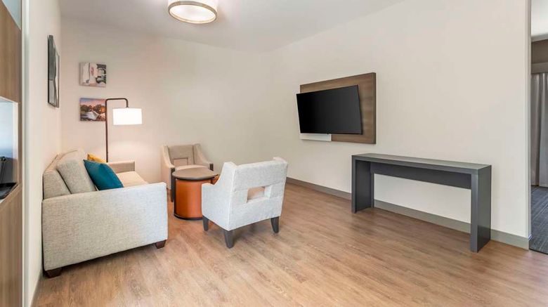 <b>Comfort Suites Downtown-Convention Ctr Room</b>. Images powered by <a href="https://iceportal.shijigroup.com/" title="IcePortal" target="_blank">IcePortal</a>.
