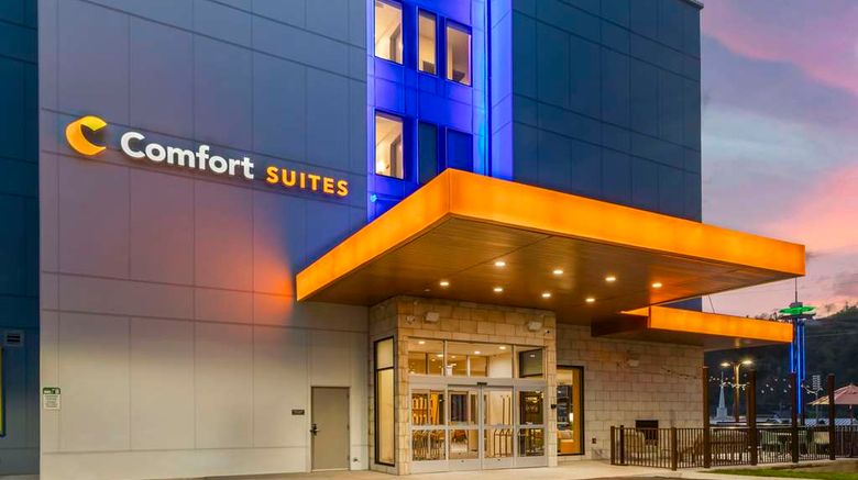<b>Comfort Suites Downtown-Convention Ctr Exterior</b>. Images powered by <a href="https://iceportal.shijigroup.com/" title="IcePortal" target="_blank">IcePortal</a>.
