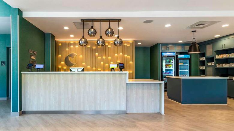 <b>Comfort Suites Downtown-Convention Ctr Lobby</b>. Images powered by <a href="https://iceportal.shijigroup.com/" title="IcePortal" target="_blank">IcePortal</a>.