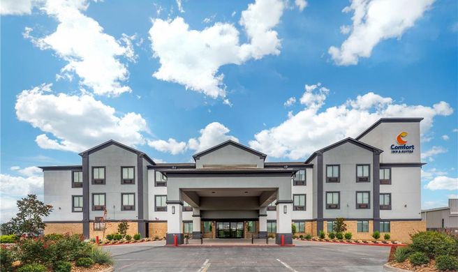 Comfort Inn and Suites Schulenburg Exterior