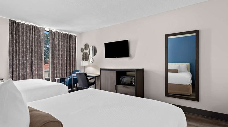 SureStay Plus by Best Western Windsor Room