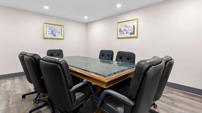 <b>SureStay Plus by Best Western Windsor Meeting</b>. Images powered by <a href="https://iceportal.shijigroup.com/" title="IcePortal" target="_blank">IcePortal</a>.