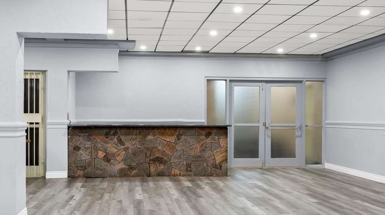 <b>SureStay Plus by Best Western Windsor Ballroom</b>. Images powered by <a href="https://iceportal.shijigroup.com/" title="IcePortal" target="_blank">IcePortal</a>.