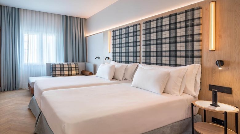 <b>Hotel Felipe IV Room</b>. Images powered by <a href="https://iceportal.shijigroup.com/" title="IcePortal" target="_blank">IcePortal</a>.