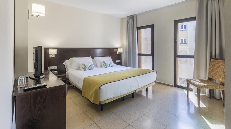 <b>Hotel Itaca Colon Room</b>. Images powered by <a href="https://iceportal.shijigroup.com/" title="IcePortal" target="_blank">IcePortal</a>.