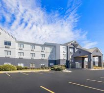 Country Inn & Suite LSU Med Corridor Exterior