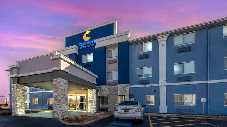 <b>Comfort Inn & Suites Oklahoma City North Exterior</b>. Images powered by <a href="https://iceportal.shijigroup.com/" title="IcePortal" target="_blank">IcePortal</a>.
