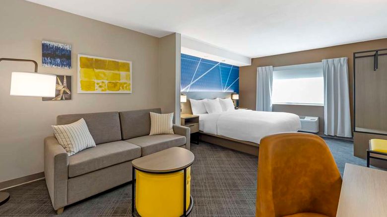 <b>Comfort Inn & Suites Oklahoma City North Suite</b>. Images powered by <a href="https://iceportal.shijigroup.com/" title="IcePortal" target="_blank">IcePortal</a>.