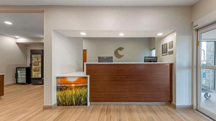 Comfort Inn & Suites Oklahoma City North Lobby
