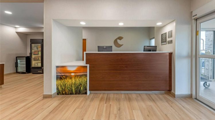 Comfort Inn & Suites Oklahoma City North Lobby