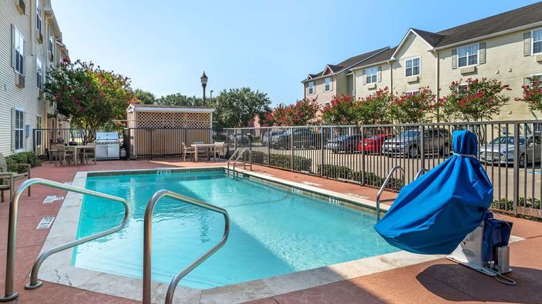 <b>MainStay Suites Houston NASA/Clear Lake Pool</b>. Images powered by <a href="https://iceportal.shijigroup.com/" title="IcePortal" target="_blank">IcePortal</a>.