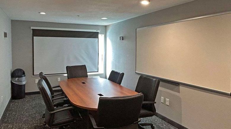 <b>MainStay Suites Houston NASA/Clear Lake Meeting</b>. Images powered by <a href="https://iceportal.shijigroup.com/" title="IcePortal" target="_blank">IcePortal</a>.