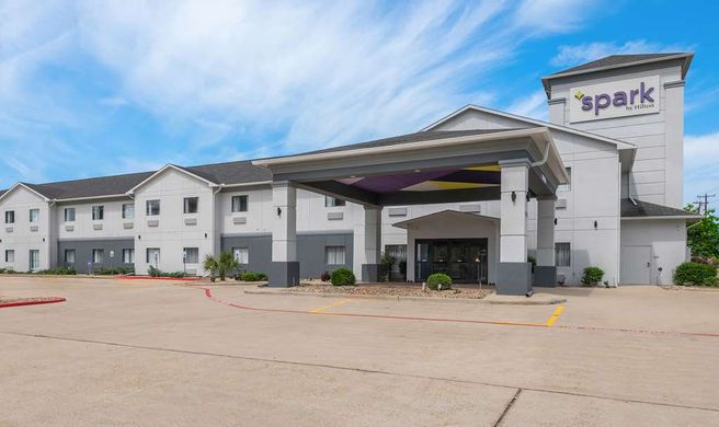 Spark by Hilton Mansfield Exterior
