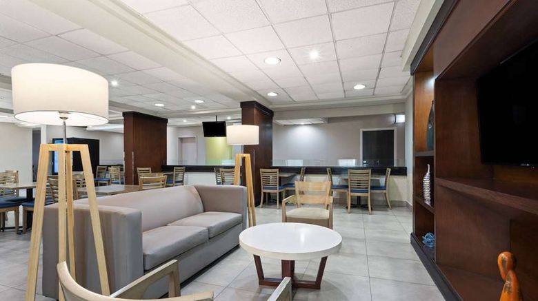 <b>Wyndham Garden Monterrey Aeropuerto Lobby</b>. Images powered by <a href="https://iceportal.shijigroup.com/" title="IcePortal" target="_blank">IcePortal</a>.