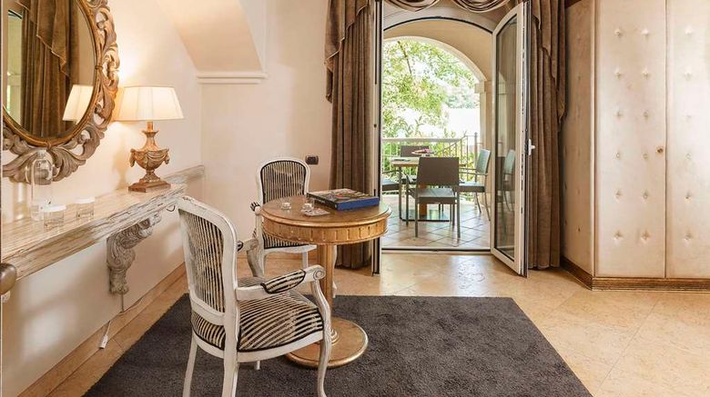 <b>Romano Palace Luxury Hotel Suite</b>. Images powered by <a href="https://iceportal.shijigroup.com/" title="IcePortal" target="_blank">IcePortal</a>.