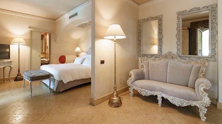 Romano Palace Luxury Hotel Suite