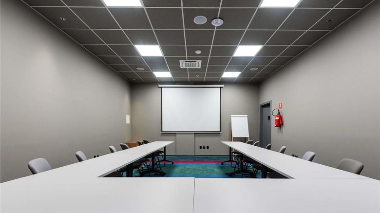 <b>ibis Tubarao Meeting</b>. Images powered by <a href="https://iceportal.shijigroup.com/" title="IcePortal" target="_blank">IcePortal</a>.