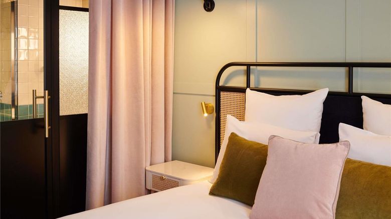 <b>SquareLodgeHotel, Handwritten Coll Room</b>. Images powered by <a href="https://iceportal.shijigroup.com/" title="IcePortal" target="_blank">IcePortal</a>.
