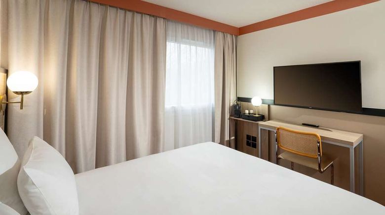 <b>Sure Hotel by Best Western Caen Memorial Room</b>. Images powered by <a href="https://iceportal.shijigroup.com/" title="IcePortal" target="_blank">IcePortal</a>.