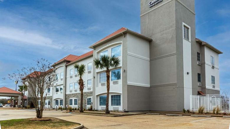 <b>Comfort Inn & Suites New Iberia Exterior</b>. Images powered by <a href="https://iceportal.shijigroup.com/" title="IcePortal" target="_blank">IcePortal</a>.