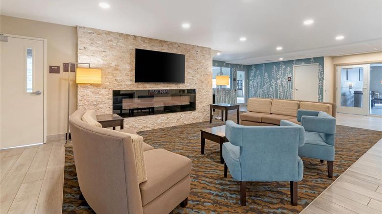 <b>Sleep Inn & Suites Lobby</b>. Images powered by <a href="https://iceportal.shijigroup.com/" title="IcePortal" target="_blank">IcePortal</a>.