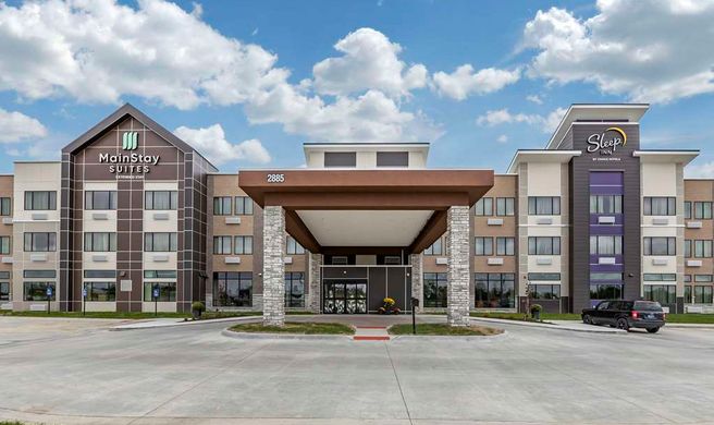 MainStay Suites Milwaukee/Franklin Exterior