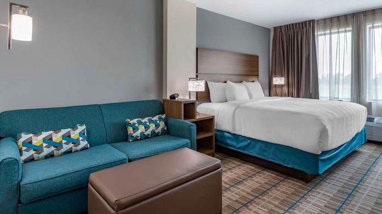 MainStay Suites Milwaukee/Franklin Room