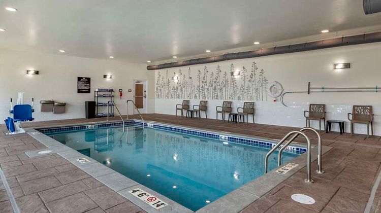 MainStay Suites Milwaukee/Franklin Pool