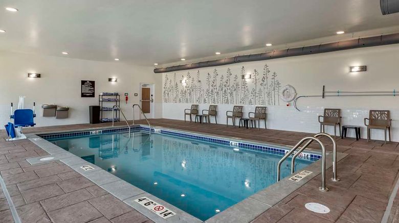 <b>MainStay Suites Milwaukee/Franklin Pool</b>. Images powered by <a href="https://iceportal.shijigroup.com/" title="IcePortal" target="_blank">IcePortal</a>.