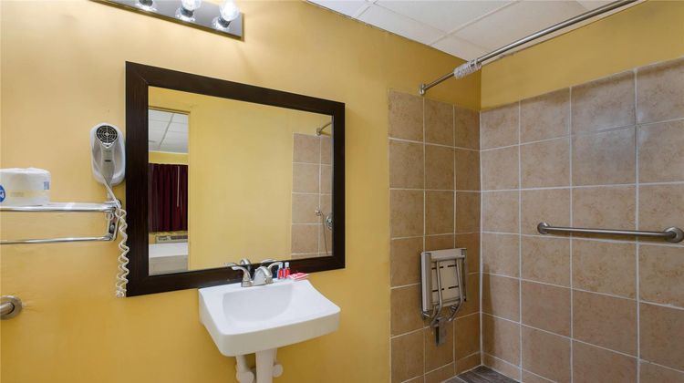 Econo Lodge Gretna New Orleans Suite
