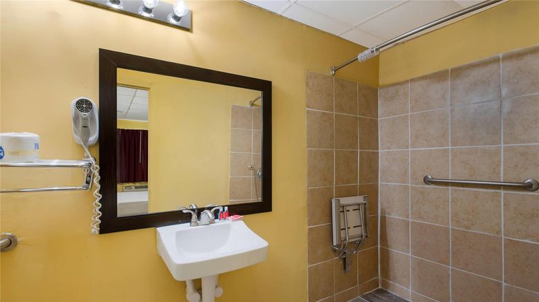 <b>Econo Lodge Gretna New Orleans Suite</b>. Images powered by <a href="https://iceportal.shijigroup.com/" title="IcePortal" target="_blank">IcePortal</a>.