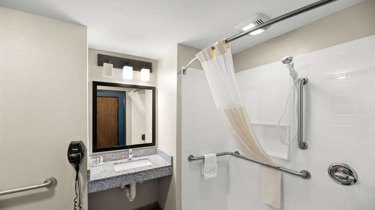 Quality Inn & Suites Room