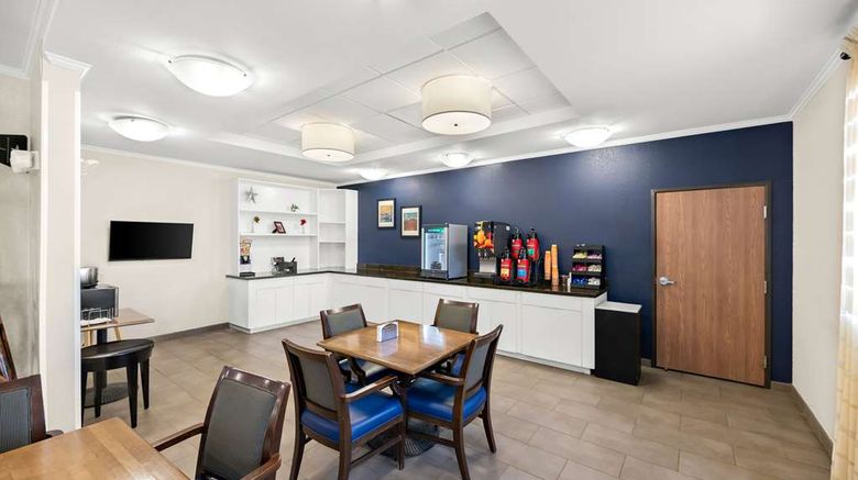 <b>Quality Inn & Suites Restaurant</b>. Images powered by <a href="https://iceportal.shijigroup.com/" title="IcePortal" target="_blank">IcePortal</a>.