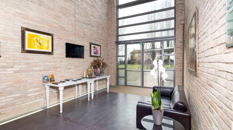 <b>Best Western Hotel Green City Lobby</b>. Images powered by <a href="https://iceportal.shijigroup.com/" title="IcePortal" target="_blank">IcePortal</a>.