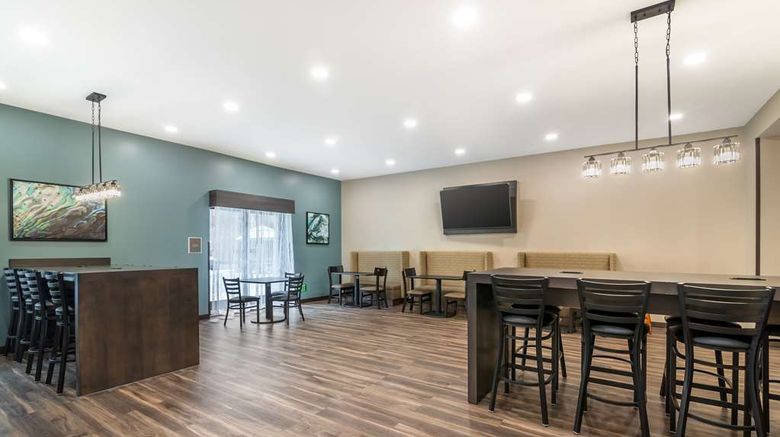 <b>Best Western Plus Bluffton/Hilton Head Restaurant</b>. Images powered by <a href="https://iceportal.shijigroup.com/" title="IcePortal" target="_blank">IcePortal</a>.