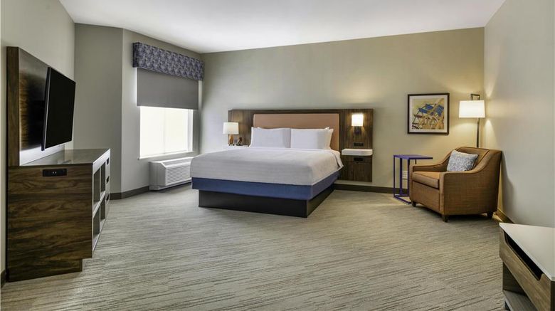 <b>Hampton Inn & Suites by Hilton Decatur Room</b>. Images powered by <a href="https://iceportal.shijigroup.com/" title="IcePortal" target="_blank">IcePortal</a>.