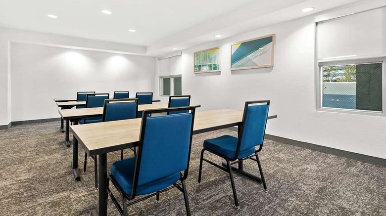 <b>Spark by Hilton Exton Meeting</b>. Images powered by <a href="https://iceportal.shijigroup.com/" title="IcePortal" target="_blank">IcePortal</a>.