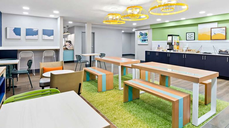 <b>Spark by Hilton Winston-Salem University Restaurant</b>. Images powered by <a href="https://iceportal.shijigroup.com/" title="IcePortal" target="_blank">IcePortal</a>.