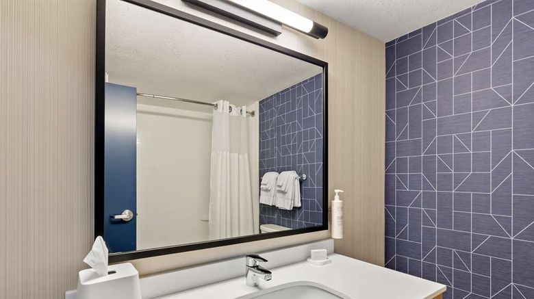 <b>Spark by Hilton Winston-Salem University Room</b>. Images powered by <a href="https://iceportal.shijigroup.com/" title="IcePortal" target="_blank">IcePortal</a>.