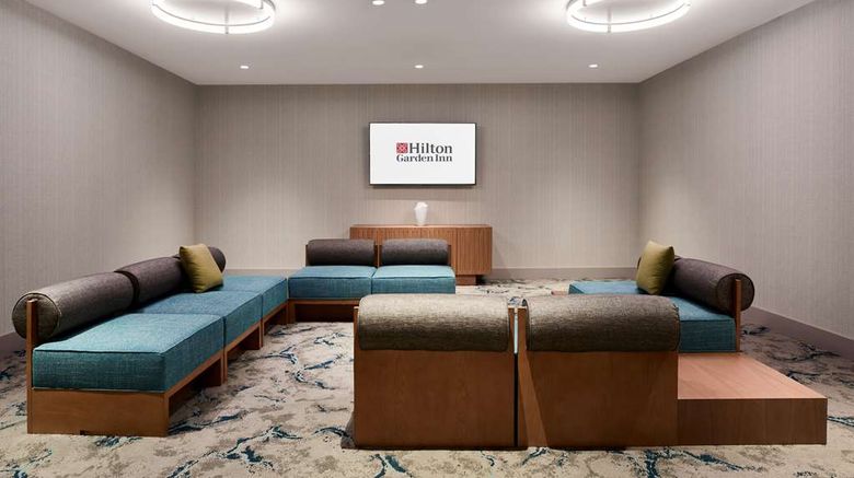 <b>Hilton Garden Inn LAX Los Angeles Airpt Meeting</b>. Images powered by <a href="https://iceportal.shijigroup.com/" title="IcePortal" target="_blank">IcePortal</a>.