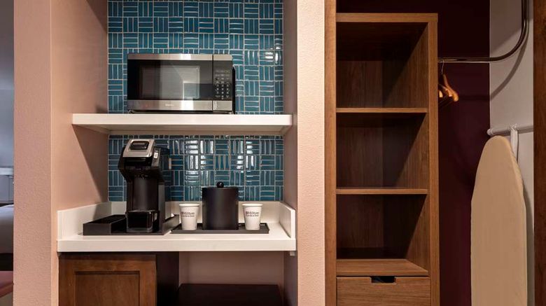 <b>Hilton Garden Inn LAX Los Angeles Airpt Room</b>. Images powered by <a href="https://iceportal.shijigroup.com/" title="IcePortal" target="_blank">IcePortal</a>.
