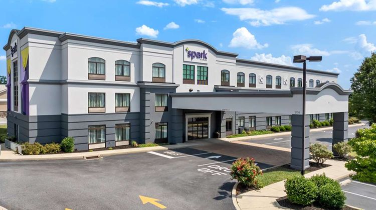 Spark by Hilton Lancaster Dutch Country Exterior