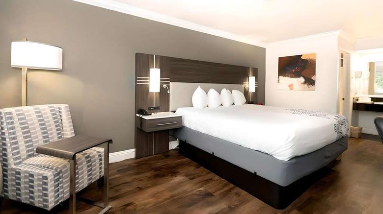 <b>Rodeway Inn Hwy 101 Tully Rd Exit Room</b>. Images powered by <a href="https://iceportal.shijigroup.com/" title="IcePortal" target="_blank">IcePortal</a>.