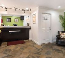 Rodeway Inn Hwy 101 Tully Rd Exit Lobby