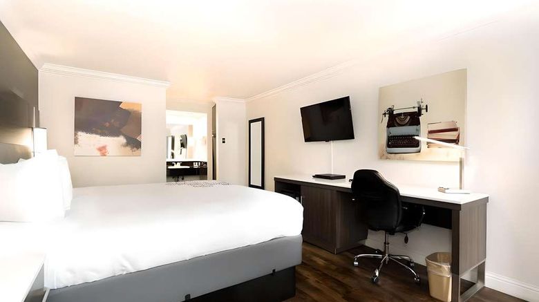 <b>Rodeway Inn Hwy 101 Tully Rd Exit Room</b>. Images powered by <a href="https://iceportal.shijigroup.com/" title="IcePortal" target="_blank">IcePortal</a>.