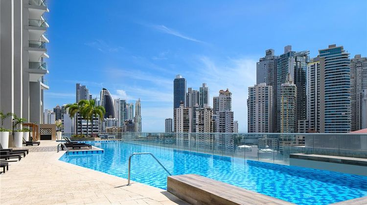 Hard Rock Hotel Panama Megapolis Pool